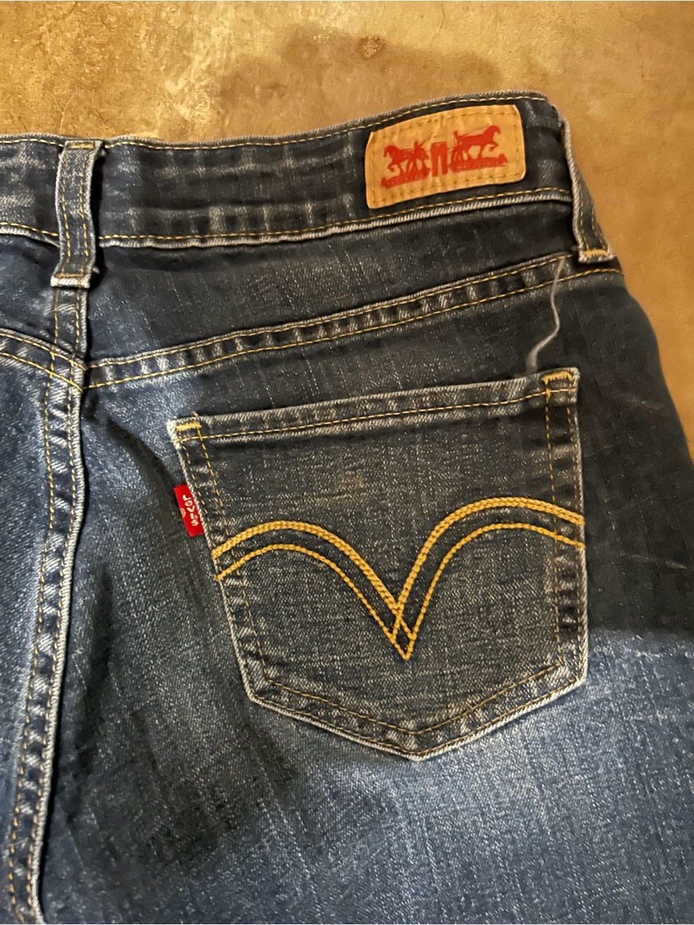335 Levi's Women's Dark Blue Legging Jeans with Yellow Stitching